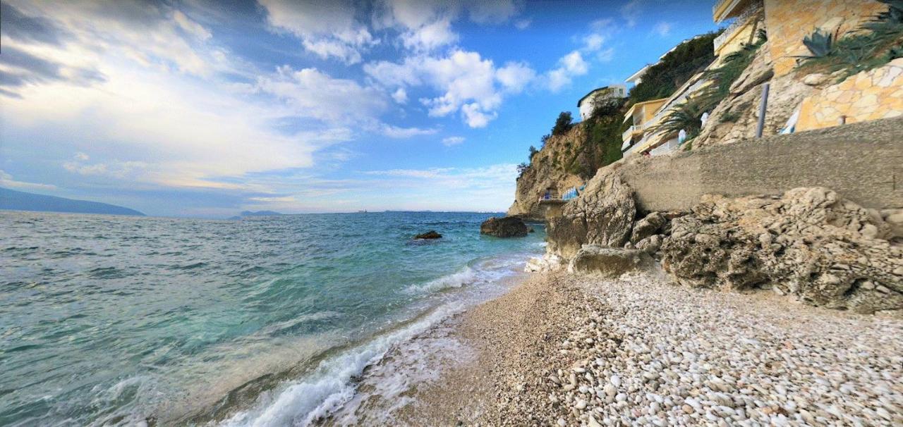 Celeste Bay Apartment Vlorë Esterno foto
